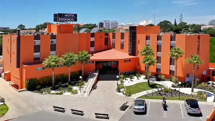 Algarve car hire - Quarteira meeting point is at Hotel Zodiaco